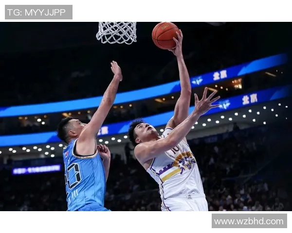 新疆飞虎与青岛雄鹰的激烈对决展现篮球魅力与团队精神的巅峰对抗